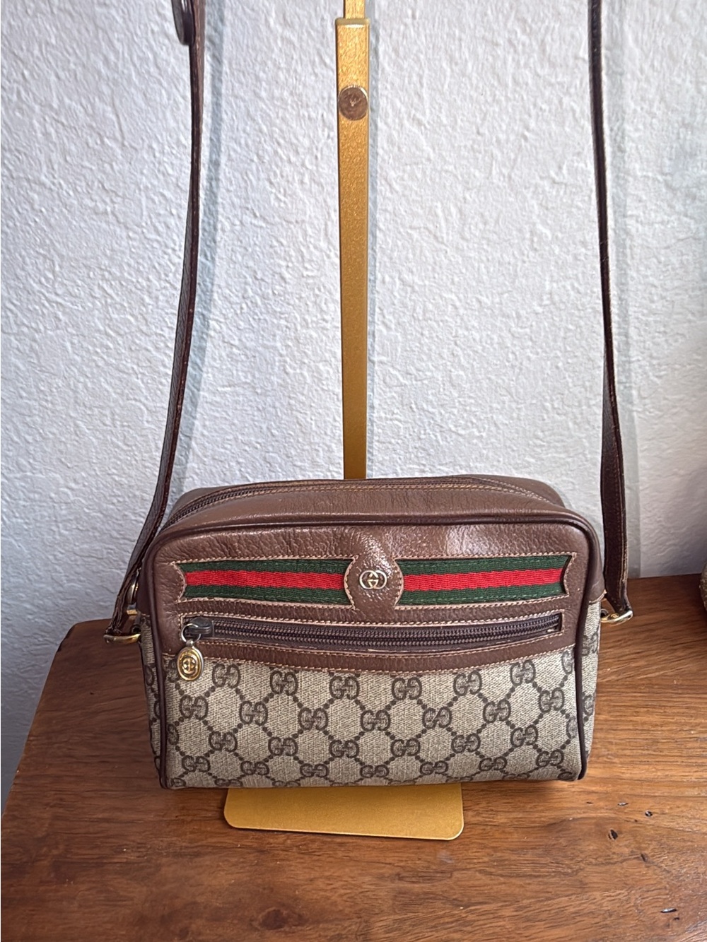 Vintage GUCCI 1980’s Accessory Collection GG Supreme Web Camera Bag. - Picture 3 of 16